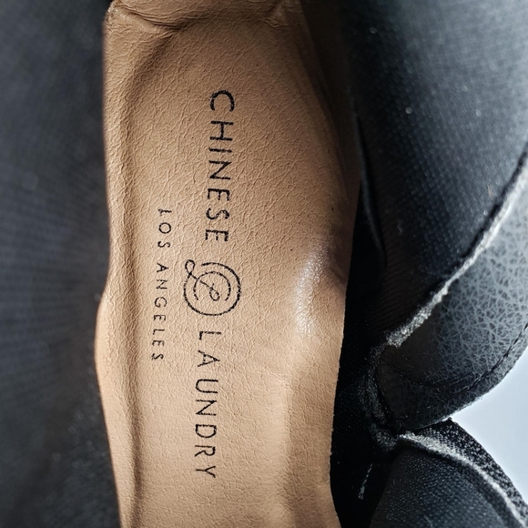 Chinese Laundry | Black Faux Suede Almond Toe Block Heel Ankle Booties Women's 8 - Picture 13 of 13